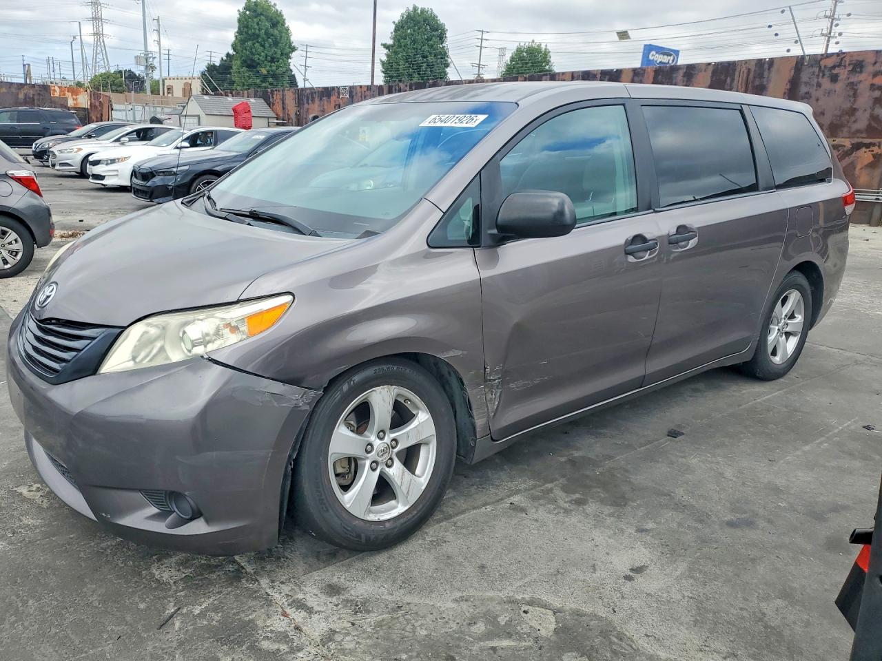 2014 TOYOTA SIENNA