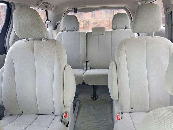 2014 TOYOTA SIENNA