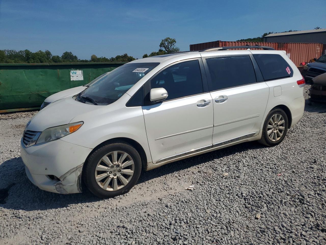 2013 TOYOTA SIENNA