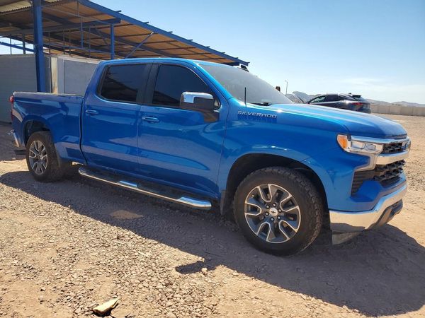 2023 CHEVROLET SILVERADO LT — Passenger 3/4