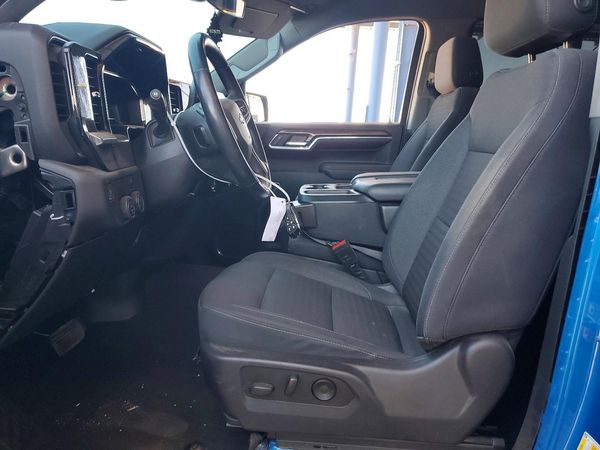 2023 CHEVROLET SILVERADO LT — DENT
