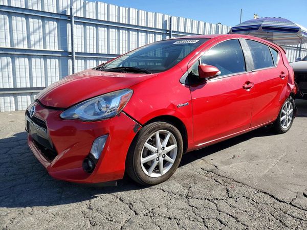 2015 TOYOTA PRIUS — DSFA — Front 3/4
