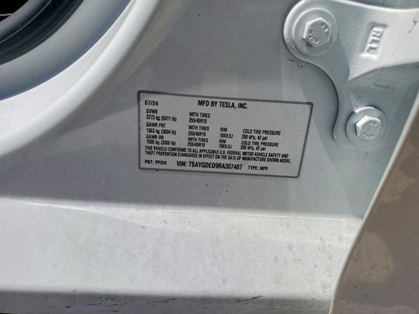 2024 TESLA MODEL Y