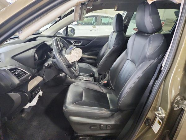 2022 SUBARU FORESTER Limited — DENT