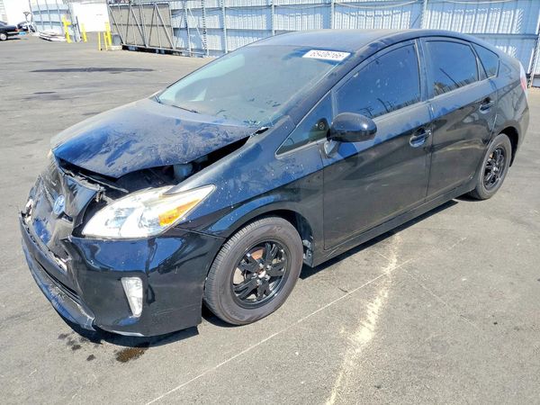 2015 TOYOTA PRIUS