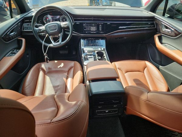2021 AUDI Q7 quattro Premium