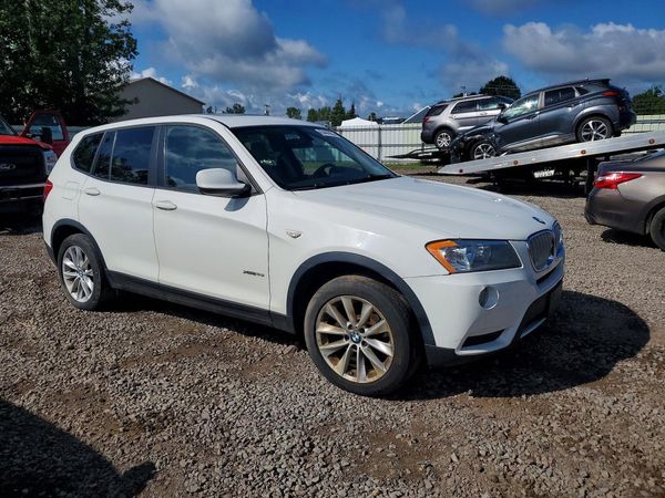 2013 BMW X3 xDrive28i — Passenger 3/4