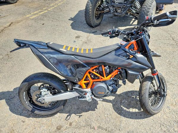 2024 KTM 690