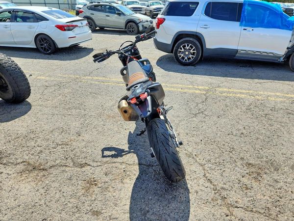 2024 KTM 690