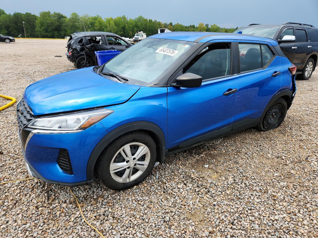 2023 NISSAN KICKS