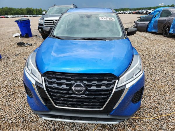 2023 NISSAN KICKS