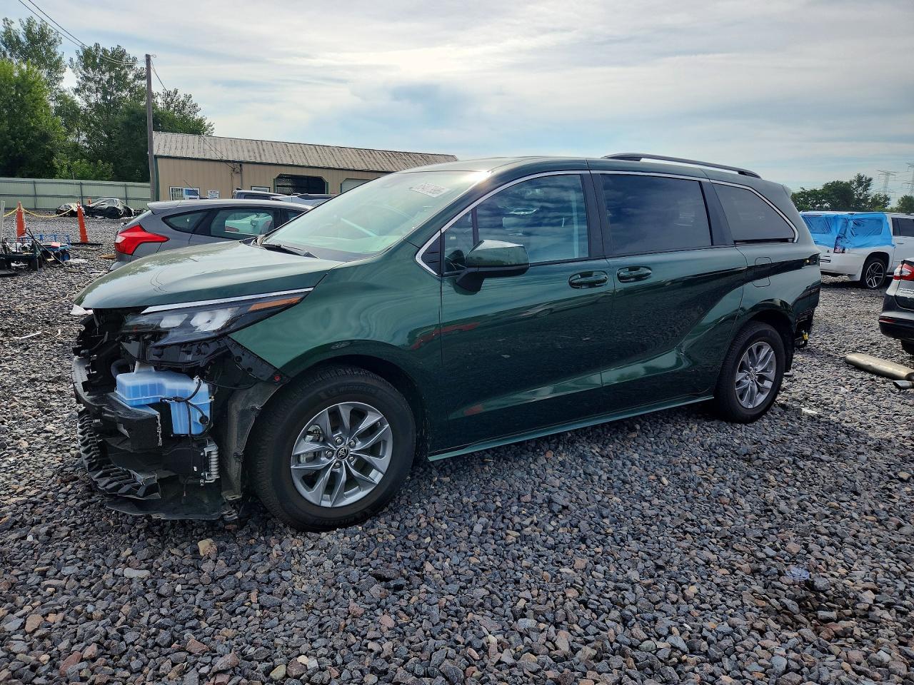 2024 TOYOTA SIENNA LE