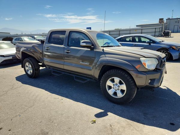 2015 TOYOTA TACOMA Delux Grade