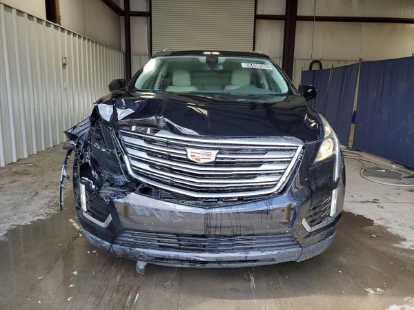 2017 CADILLAC XT5 Luxury — DIRF