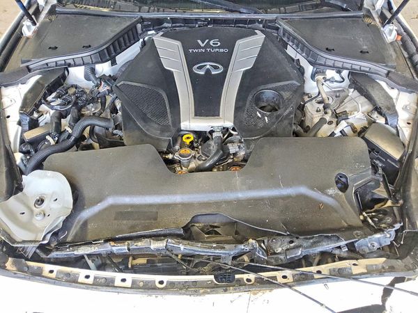 2017 INFINITI Q50 — Engine bay