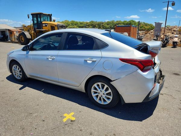 2019 HYUNDAI ACCENT SE and SEL