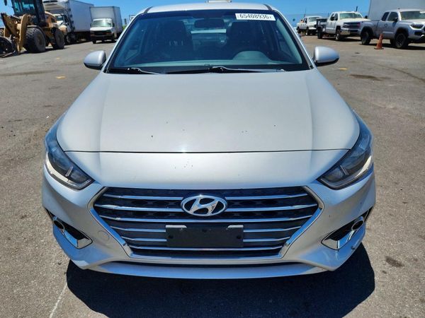 2019 HYUNDAI ACCENT SE and SEL