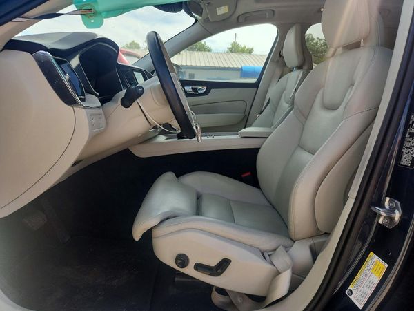 2018 VOLVO XC60 Inscription