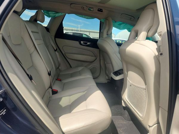 2018 VOLVO XC60 Inscription
