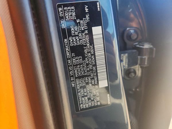 2018 VOLVO XC60 Inscription
