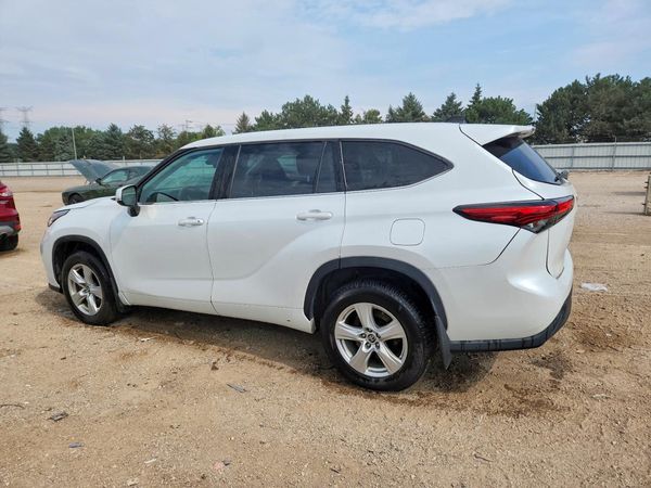 2022 TOYOTA HIGHLANDER LE