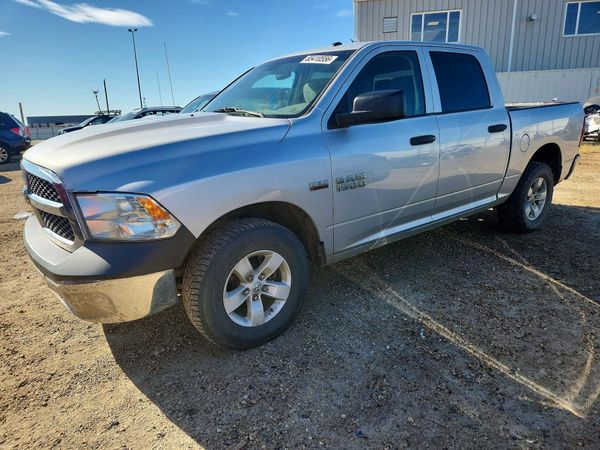 2017 RAM 1500 ST CREW CAB 4X4