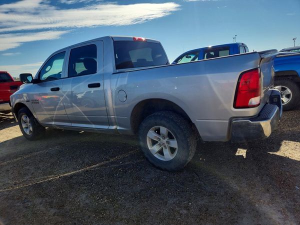 2017 RAM 1500 ST CREW CAB 4X4