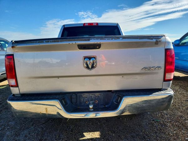 2017 RAM 1500 ST CREW CAB 4X4
