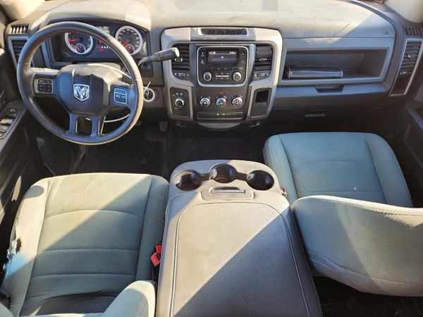 2017 RAM 1500 ST CREW CAB 4X4