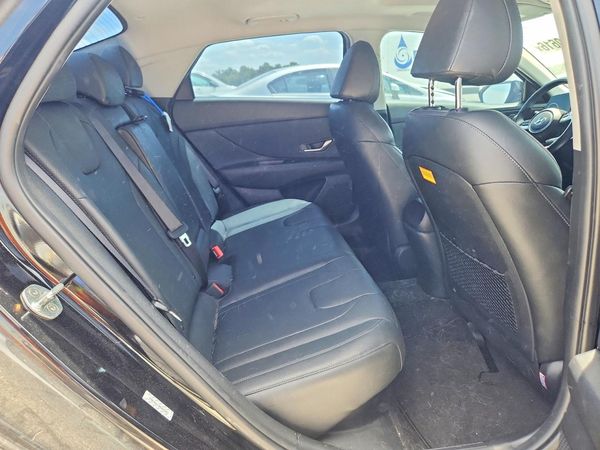 2022 HYUNDAI ELANTRA Limited
