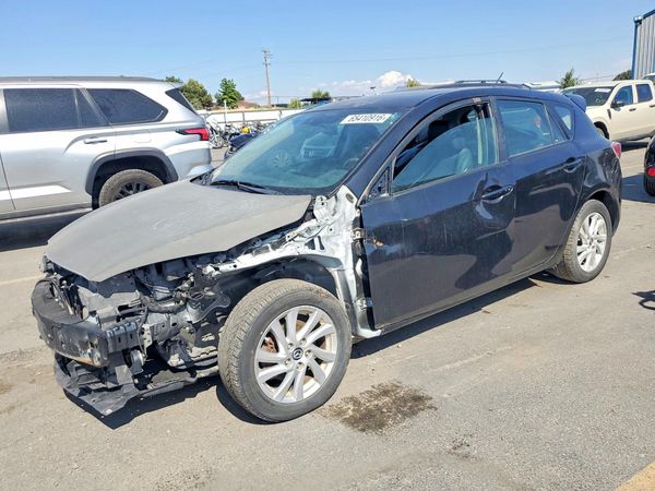 2013 MAZDA 3