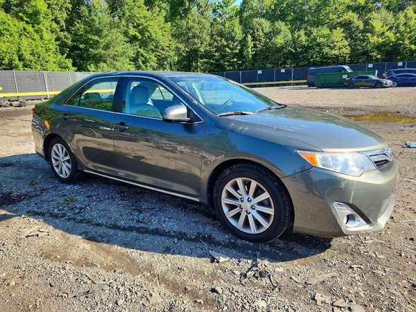 2014 TOYOTA CAMRY