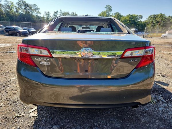 2014 TOYOTA CAMRY