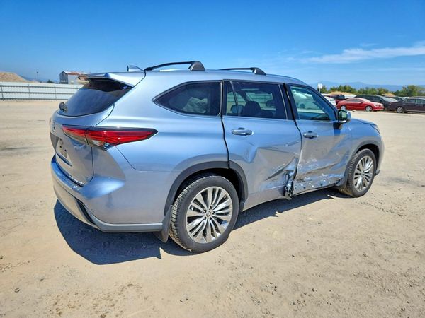 2022 TOYOTA HIGHLANDER