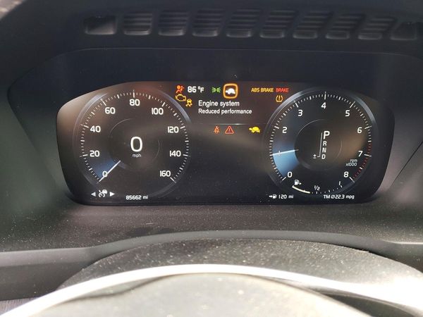 2022 VOLVO XC90