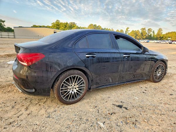 2022 MERCEDES-BENZ A