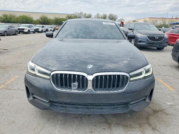 2022 BMW 530