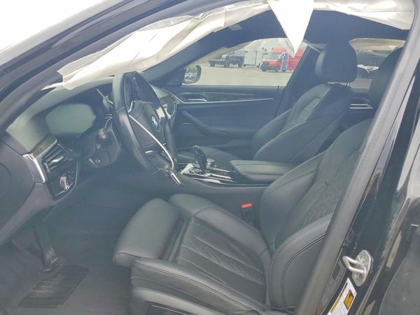 2022 BMW 530