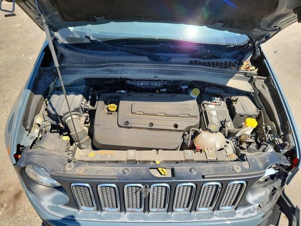 2017 JEEP RENEGADE — Engine bay