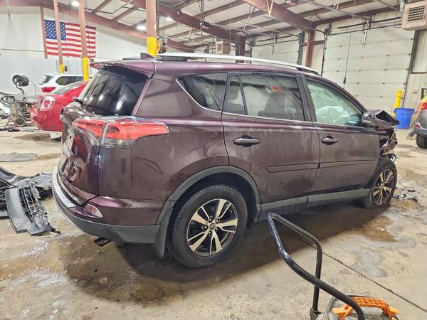 2017 TOYOTA RAV4 XLE