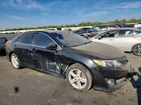 2014 TOYOTA CAMRY