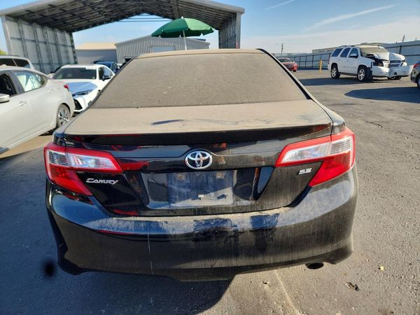 2014 TOYOTA CAMRY