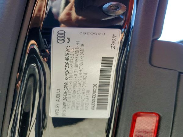 2019 AUDI A4 quattro Premium