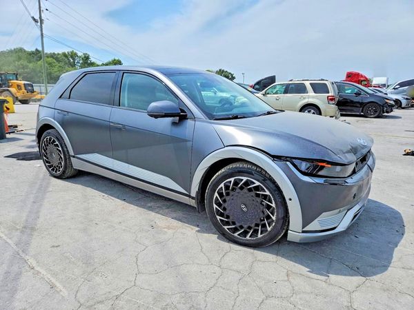 2023 HYUNDAI IONIQ Limited — Passenger 3/4