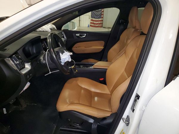 2020 VOLVO XC60