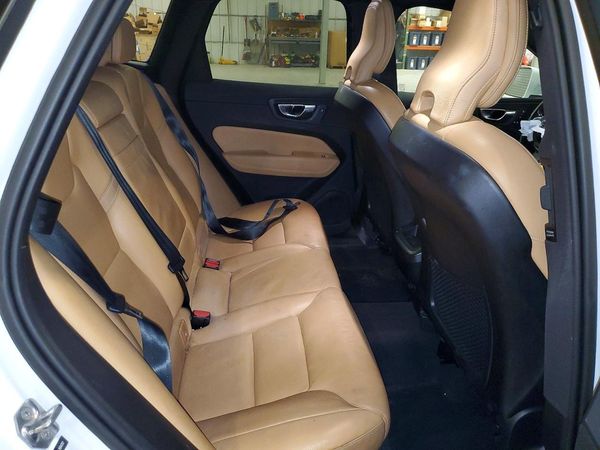 2020 VOLVO XC60