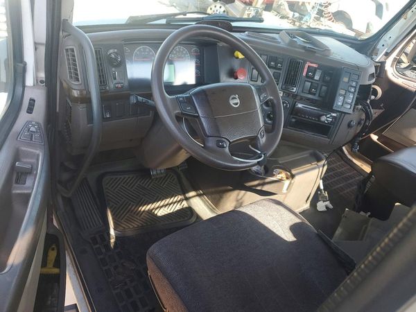 2017 VOLVO VN — CKPT