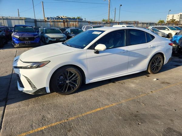 2025 TOYOTA CAMRY