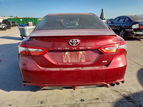 2018 TOYOTA CAMRY