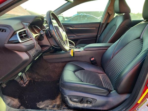 2018 TOYOTA CAMRY
